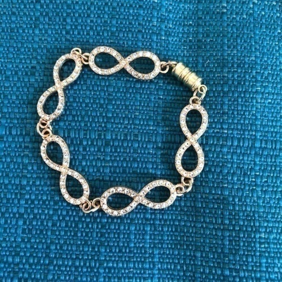 Infinity charm bracelet with rhinestones - Picture 3 of 9